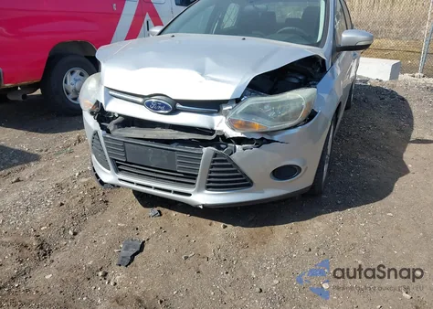 2014 Ford Focus Se z USA, uszkodzony, nr VIN 1FADP3F22EL347901